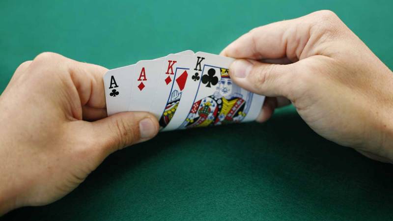 Luật Chơi Omaha Poker – Hướng Dẫn Chi Tiết Từ A Đến Z 4 Quy tắc bắt buộc trong việc sử dụng bài tẩy
